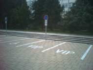 K�t asztal kell nekik