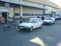 Szeged TESCO parkol� - meg�llni tilos